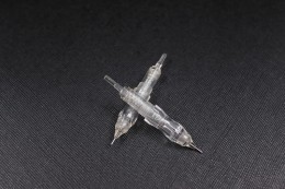 Kartridż WKRĘCANY z metalową rurką - igła do makijażu permanentnego