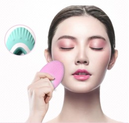 Wodoodporna, sylikonowa szczotka złuszczająca - ładowanie bezprzewodowe NFC