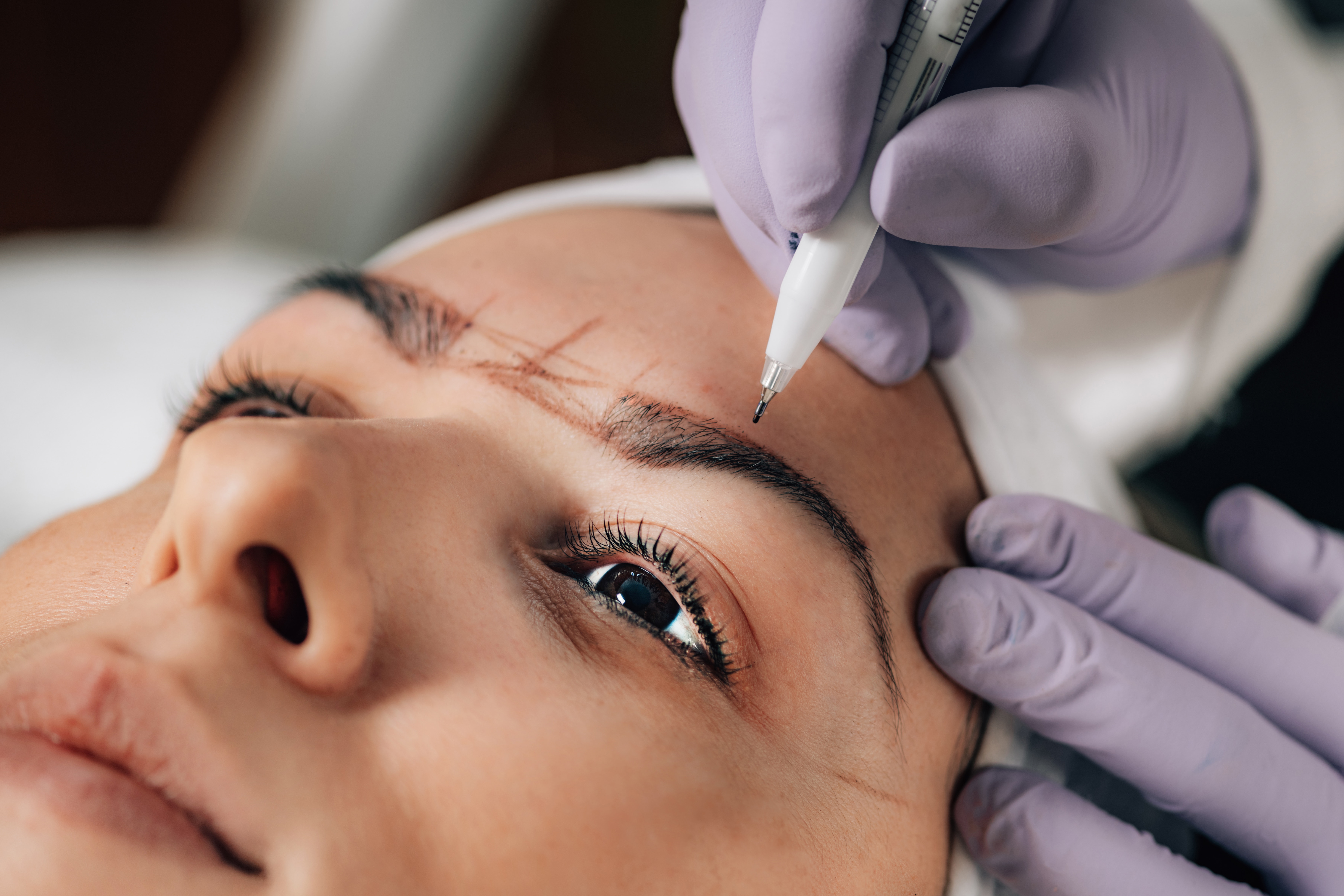 6 accessori indispensabili per il trucco permanente