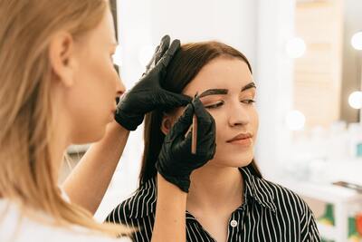 Quanto dura il trucco permanente delle sopracciglia?